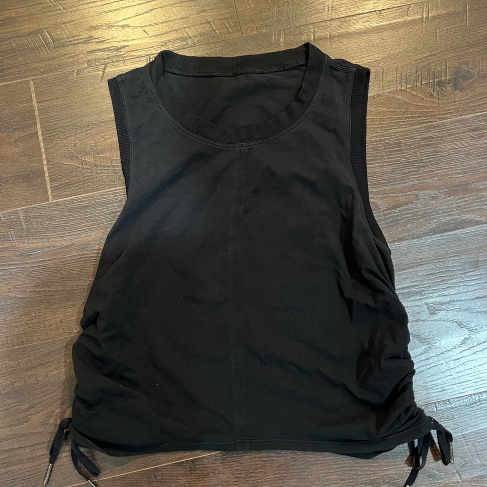 Lululemon tank top!!